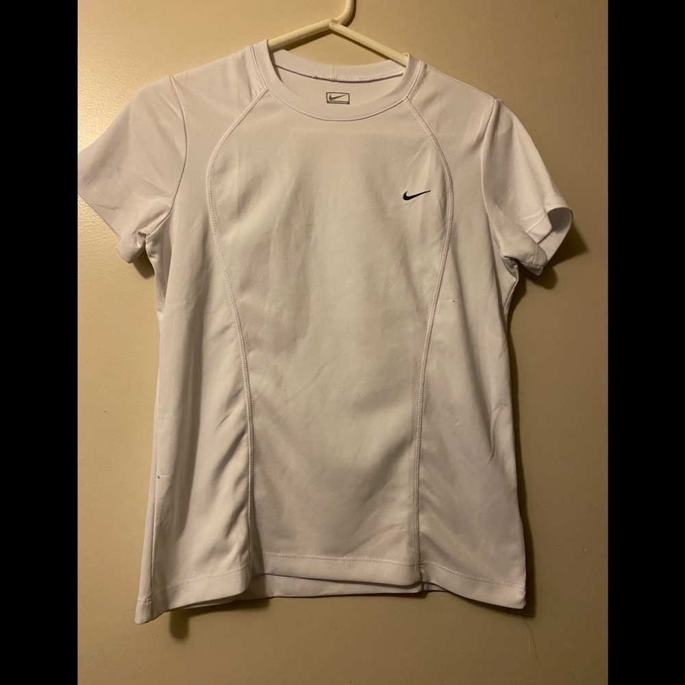 White size medium Nike tennis top πΎ - Picture 1 of 5